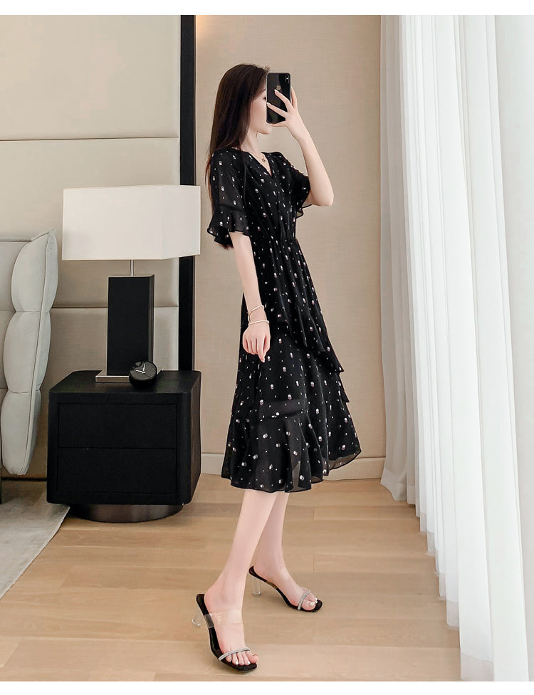 Fashion Black V Neck Cinched Patchwork Tulle Mid Dress Summer