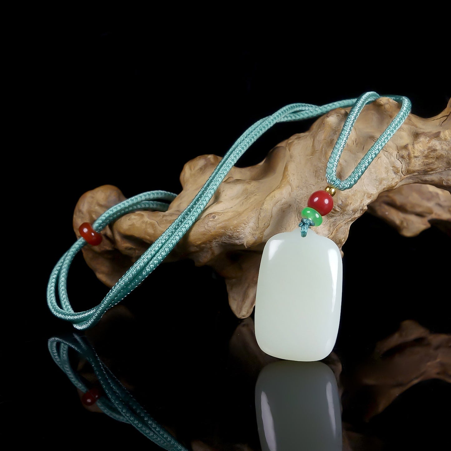 Natural Hetian Jade Loaf Pendant Necklace (Ladies)