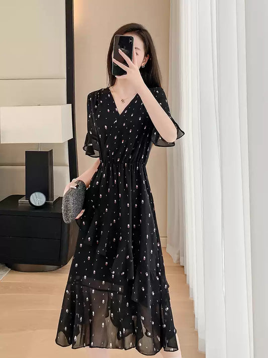 Fashion Black V Neck Cinched Patchwork Tulle Mid Dress Summer