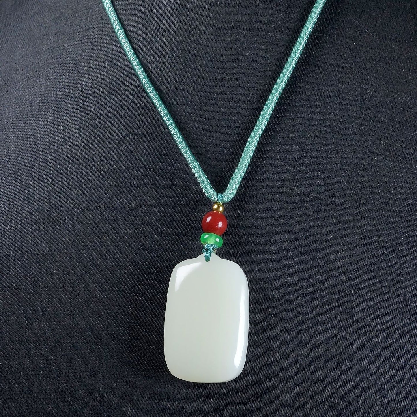 Natural Hetian Jade Loaf Pendant Necklace (Ladies)