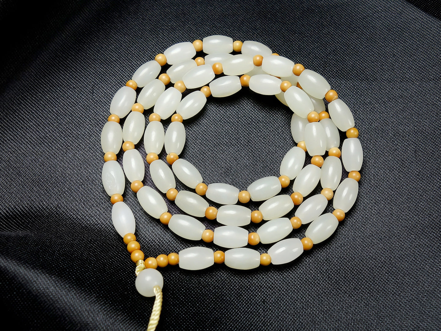 Natural Hetian Jade Grain Pendant Necklace