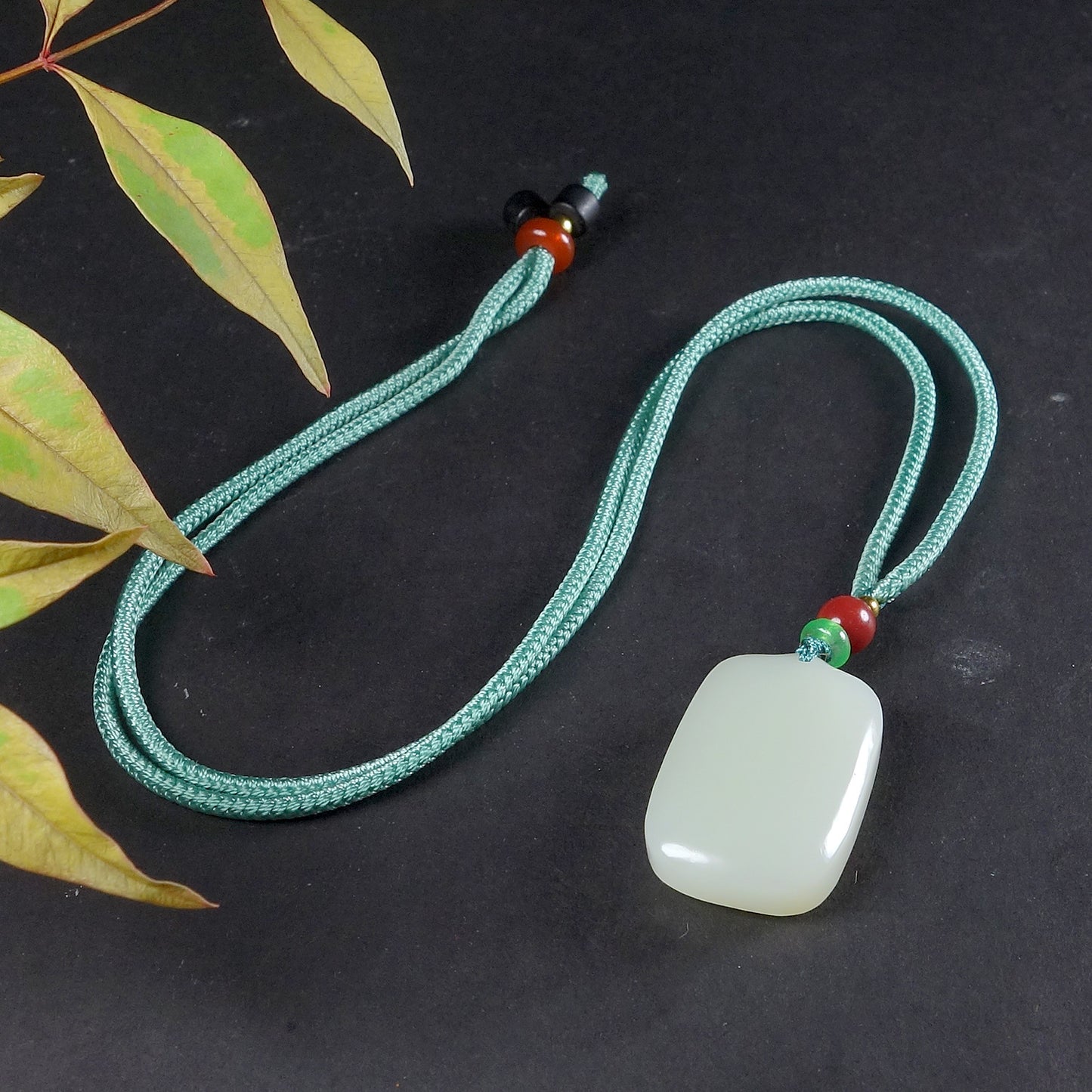 Natural Hetian Jade Loaf Pendant Necklace (Ladies)
