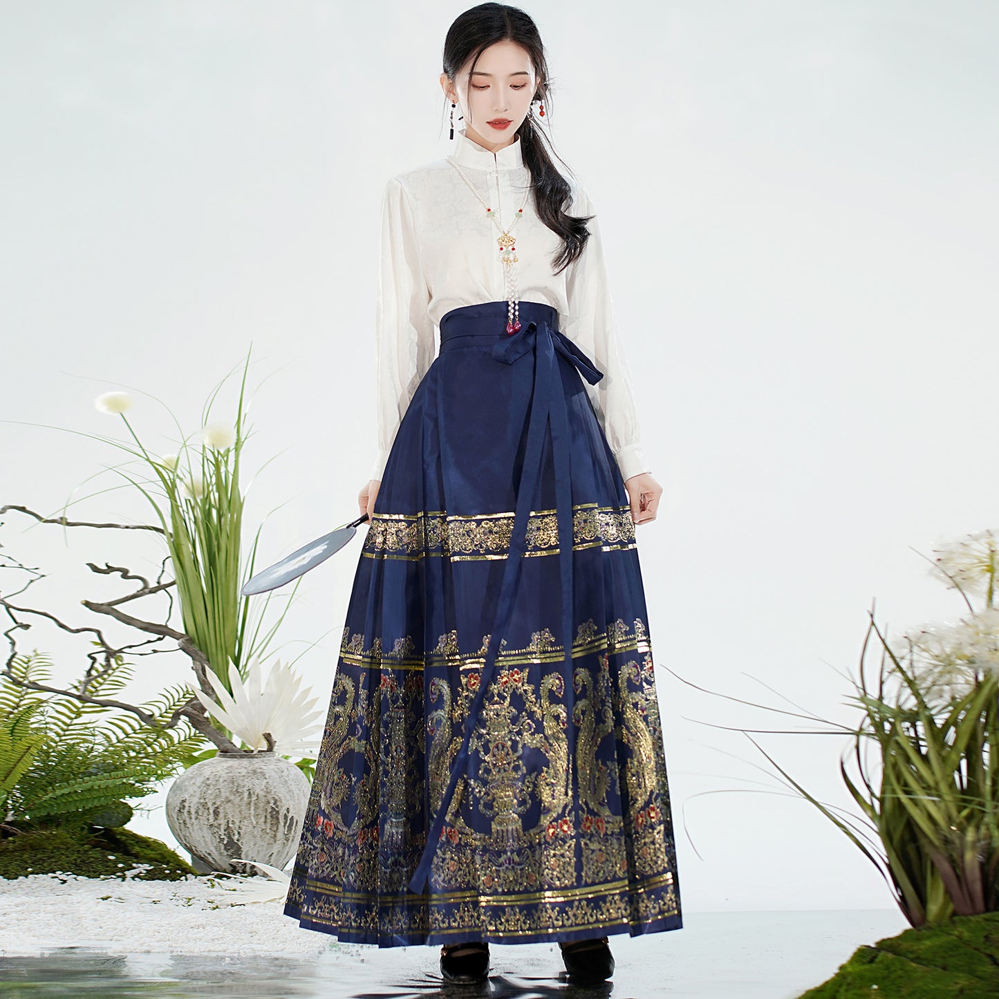 Retro Blue Chinese Lace Up Loose Print Embroidery Skirts Spring