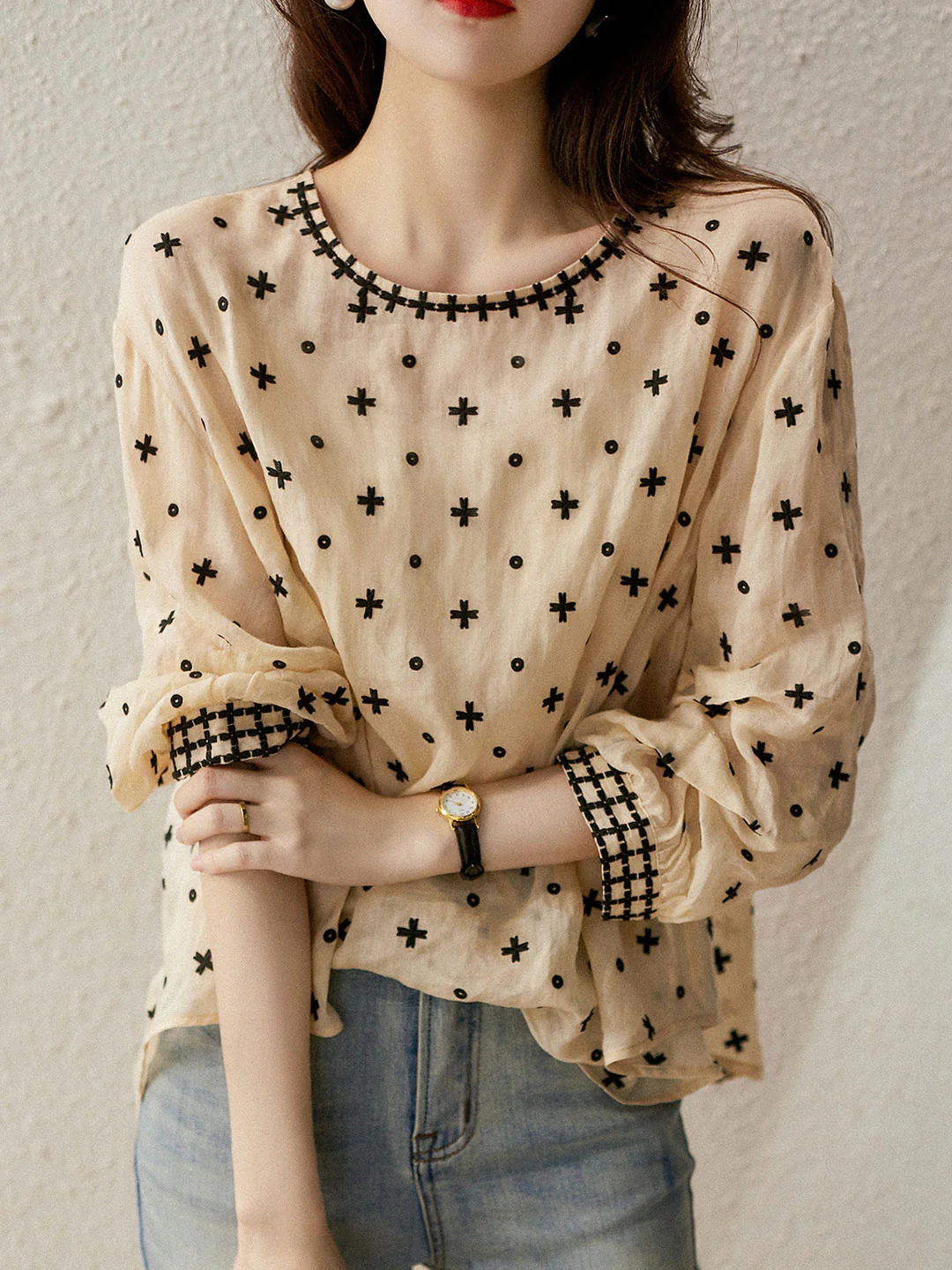 Elegant Embroidered Round Neck Bubble Long Sleeve Blouse Top