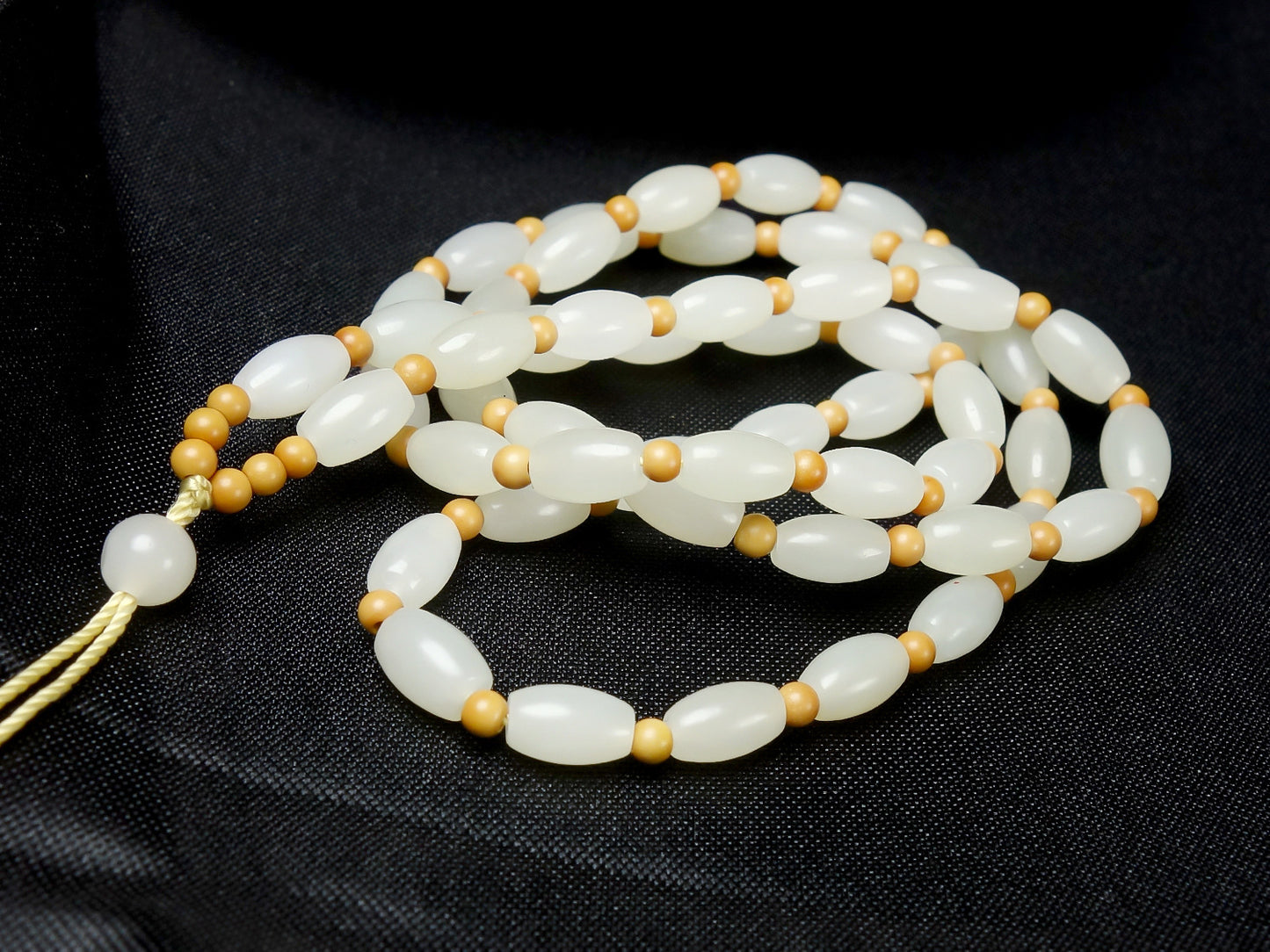 Natural Hetian Jade Grain Pendant Necklace