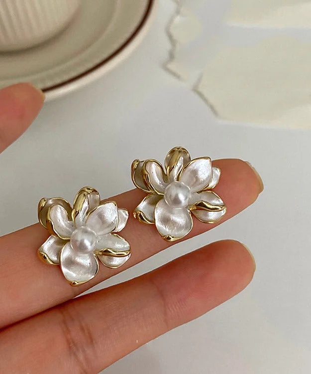 Regular White Alloy Pearl Flower Stud Earrings