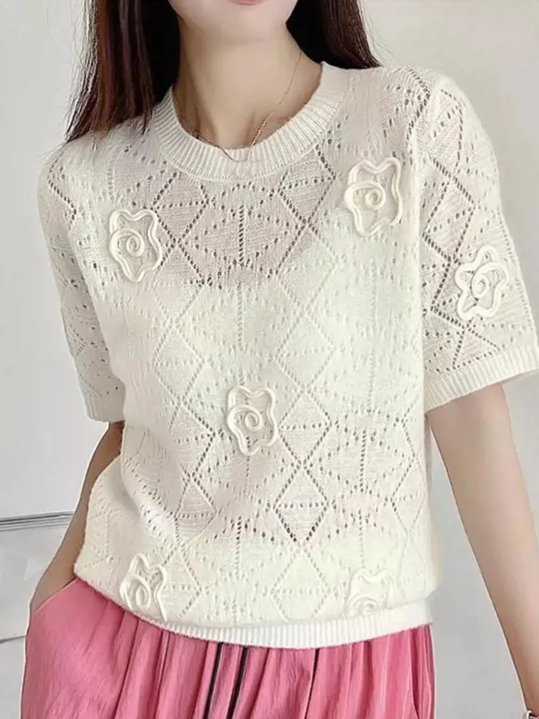 Elegant three-dimensional flowers hollowed out knitted short-sleeved shirt tops